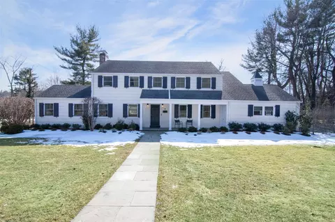 8 Roland Rd, Greenburgh, NY 10533