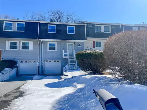 7 Old Anvil Ln, Middletown, NY 10940