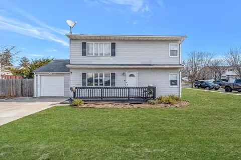 2325 Narraganset Ave, Seaford, NY 11783