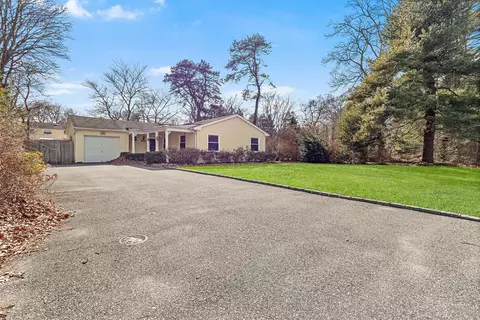 50 Ranch Dr, Shirley, NY 11967