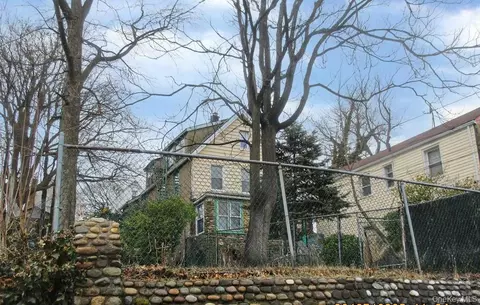 3963 Duryea Ave, New York, NY 10466