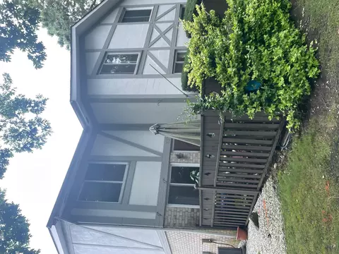 327 Birchwood Rd, Medford, NY 11763