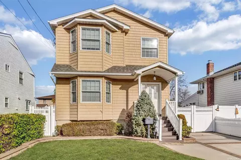 2461 Williams Ct, Bellmore, NY 11710