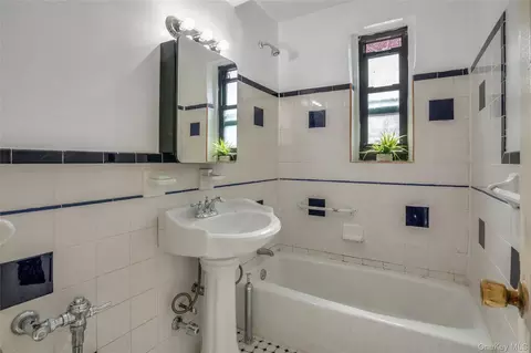 3840 Greystone Ave #4H, New York, NY 10463 photo 11