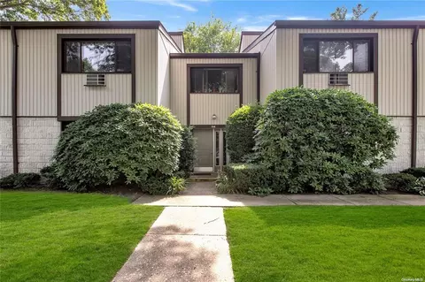 93 Richmond Blvd #4A, Ronkonkoma, NY 11779