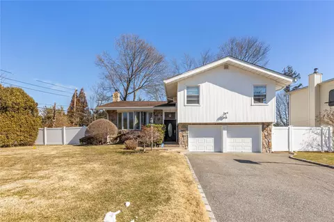 119 Forest Dr, Jericho, NY 11753