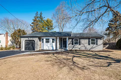 443 Lincoln Ave, Sayville, NY 11782