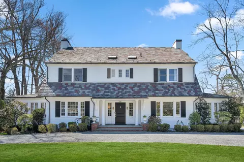 74 Mamaroneck Rd, Scarsdale, NY 10583
