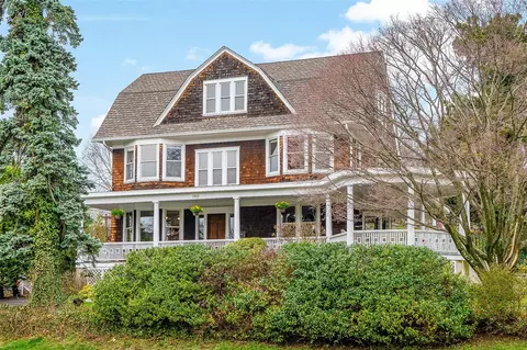 190 Hamilton Ave, New Rochelle, NY 10801