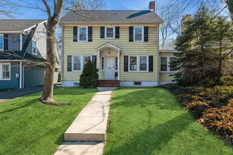 130 Soundview Rd, Huntington, NY 11743