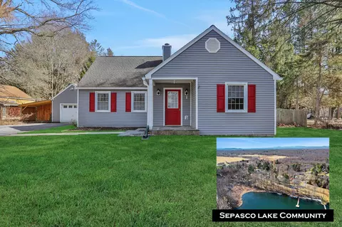 412 Sepasco Center St, Rhinebeck, NY 12572