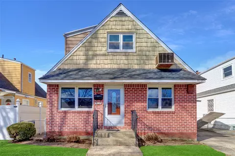 50-20 Utopia Pkwy, New York, NY 11365
