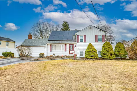 1437 Lincoln Blvd, Bay Shore, NY 11706
