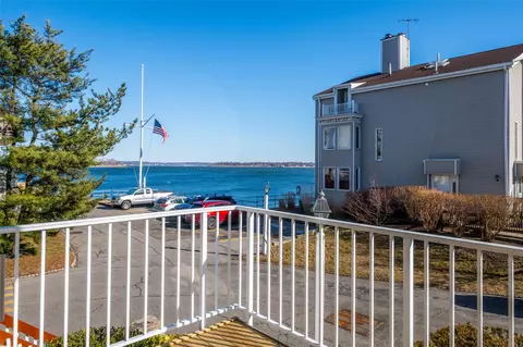 12 Windward Ln #11, New York, NY 10464