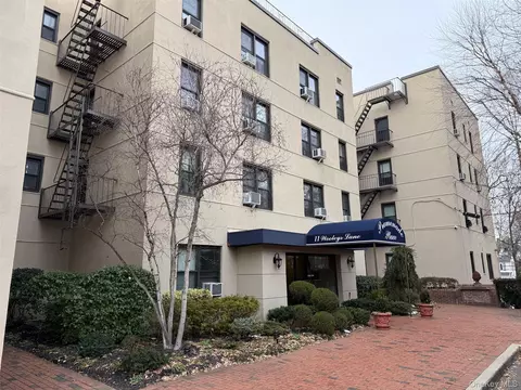 11 Wooleys Ln #1K, North Hempstead, NY 11023