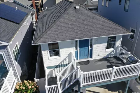 74 Wisconsin St, Long Beach, NY 11561