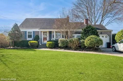 3536 Carrollton Ave, Wantagh, NY 11793