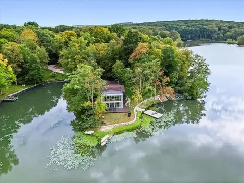 8 Dutchess Cv, Holmes, NY 12531