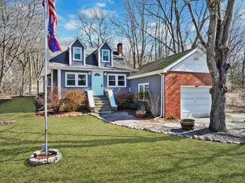 302 Hickory Ave, New Windsor, NY 12553