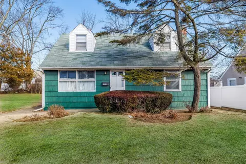 1314 S G St, Hempstead, NY 11580