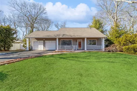 60 Corbin Ave, Shirley, NY 11967