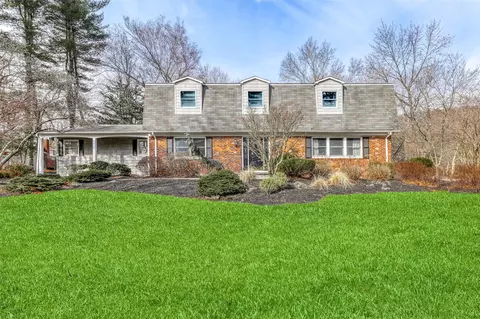 9 Kings Gate Rd, Ramapo, NY 10901