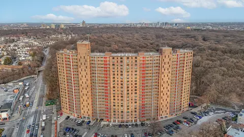 90-50 Union Tpke #1L, New York, NY 11385