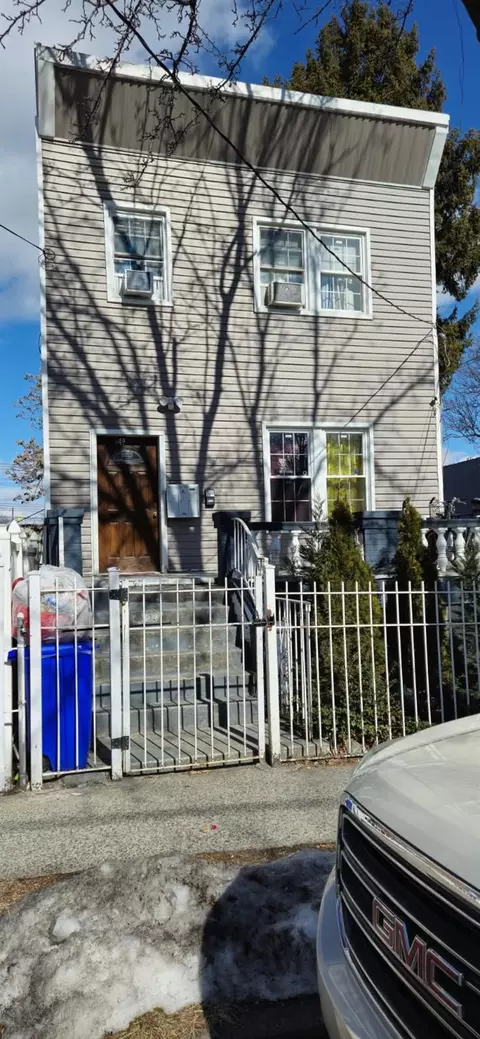949 E 232nd St, New York, NY 10466 photo 1