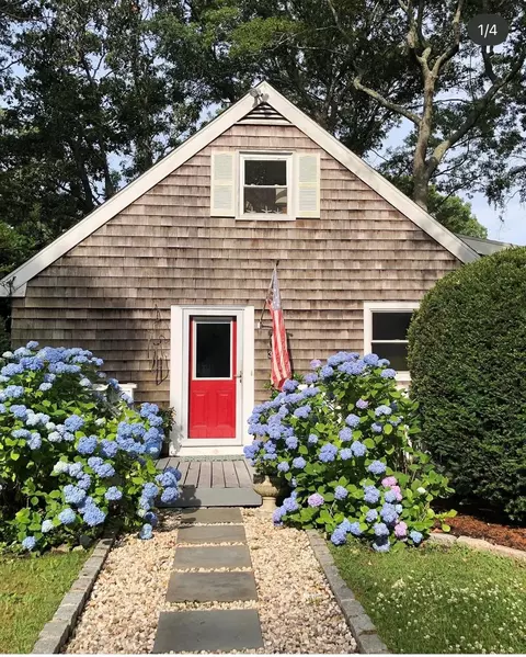35 Neptune Ave # A, Hampton Bays, NY 11946