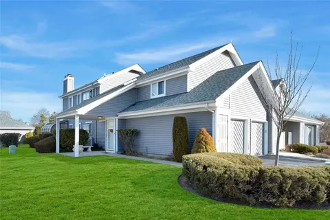 107 E Midland Pond Ct, Moriches, NY 11955