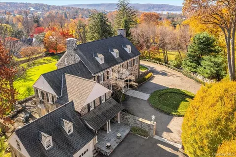 5 Belmont Dr, Greenburgh, NY 10533