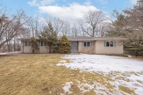 3 Stammers Ln, Stony Point, NY 10980