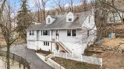 27 Terrace Dr, Orangetown, NY 10960