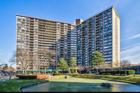 2 Bay Club Dr #10 X, Bayside, NY 11360