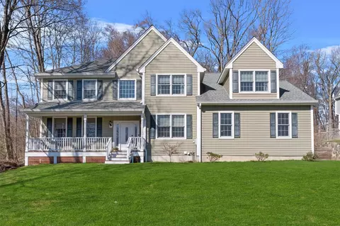 3823 Cranberry Ln, Yorktown, NY 10588