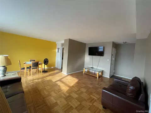 3 Fordham Hill Oval #6H, New York, NY 10468