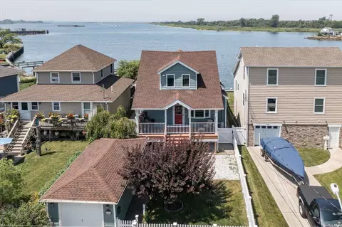 17 West Ave, Lawrence, NY 11559