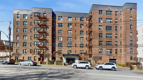 77 Bronx River Rd #4C, Yonkers, NY 10704