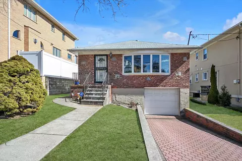 1417 136th St, New York, NY 11356