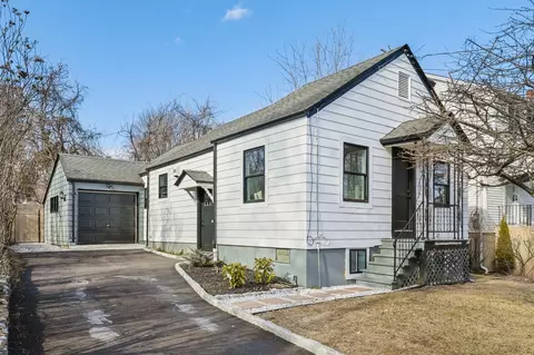 156 Henry St, Greenwich, CT 06830