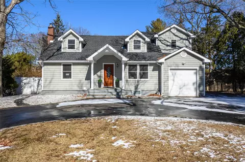 61 Colonial St, East Northport, NY 11731