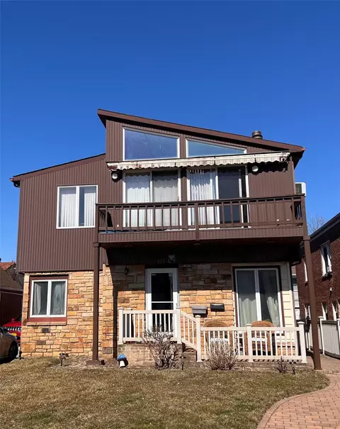 425 E Penn St, Long Beach, NY 11561