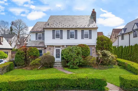216 Devoe Ave, Yonkers, NY 10705