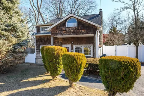 416 Rutgers Rd, West Babylon, NY 11704
