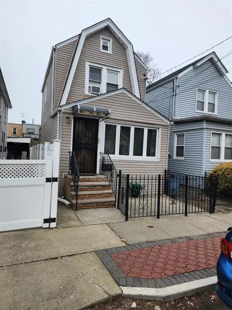 138-49 N 102 Avenue N 138-49 102, New York, NY 11432