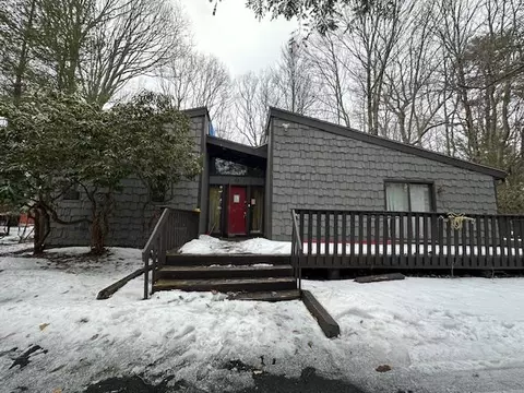 62 Scarborough Cir, Thompson, NY 12775