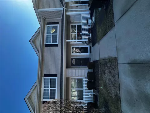 918 Willow Ln, Valley Stream, NY 11580
