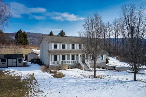 79 Frog Hollow Rd, Beekman, NY 12570