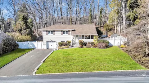 43 Gristmill Ln, Huntington, NY 11743