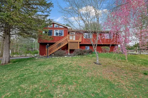 25 Wedgewood Ln, Mount Hope, NY 10940